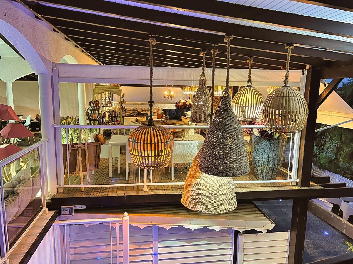 Green Lord Domaine - Lodges Piscine & Spa - Bar & Lounge - Restaurant Gastronomique Lamentin Екстер'єр фото